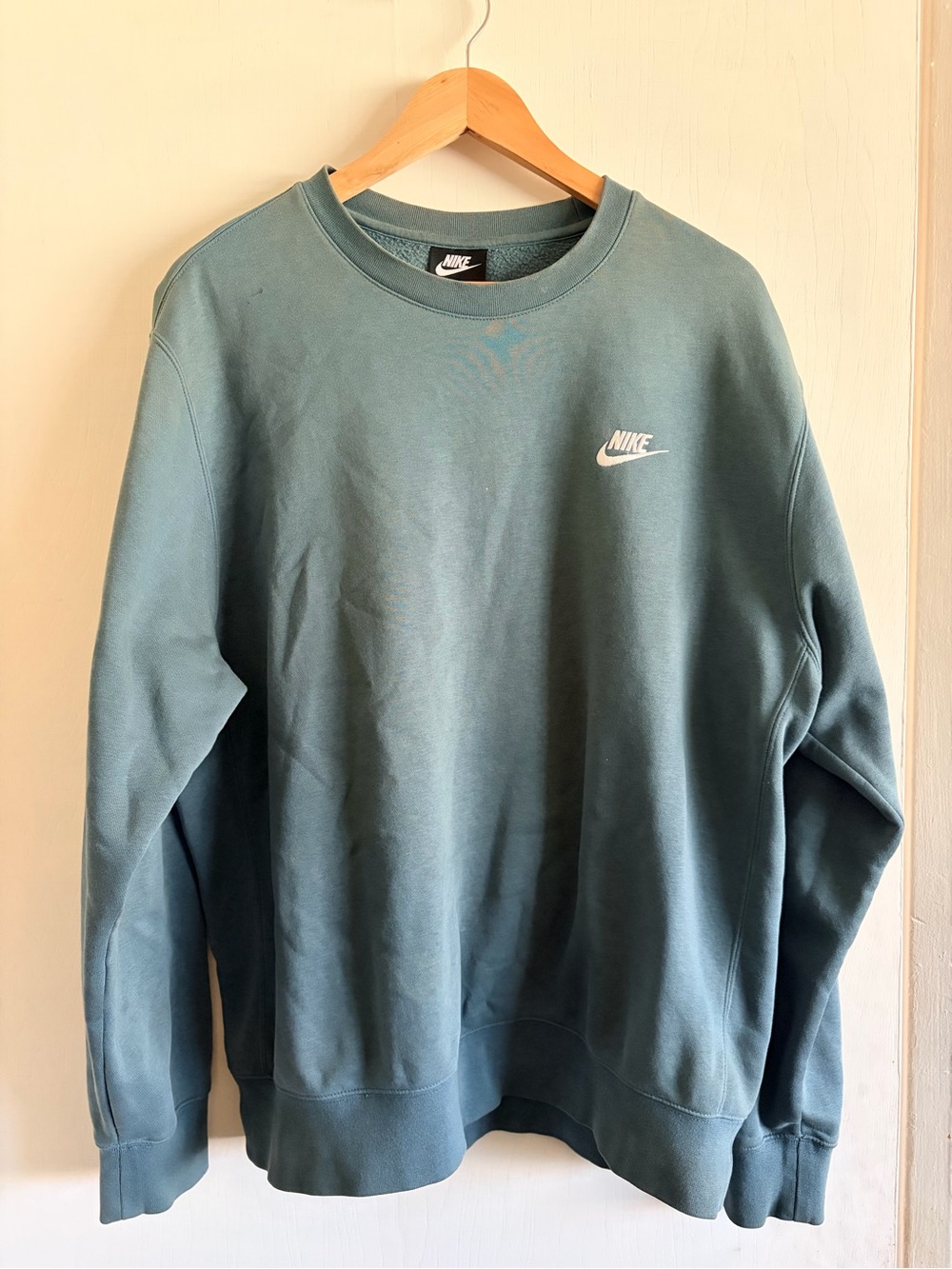 Nike Men’s Green-Blue Crewneck Sweatshirt